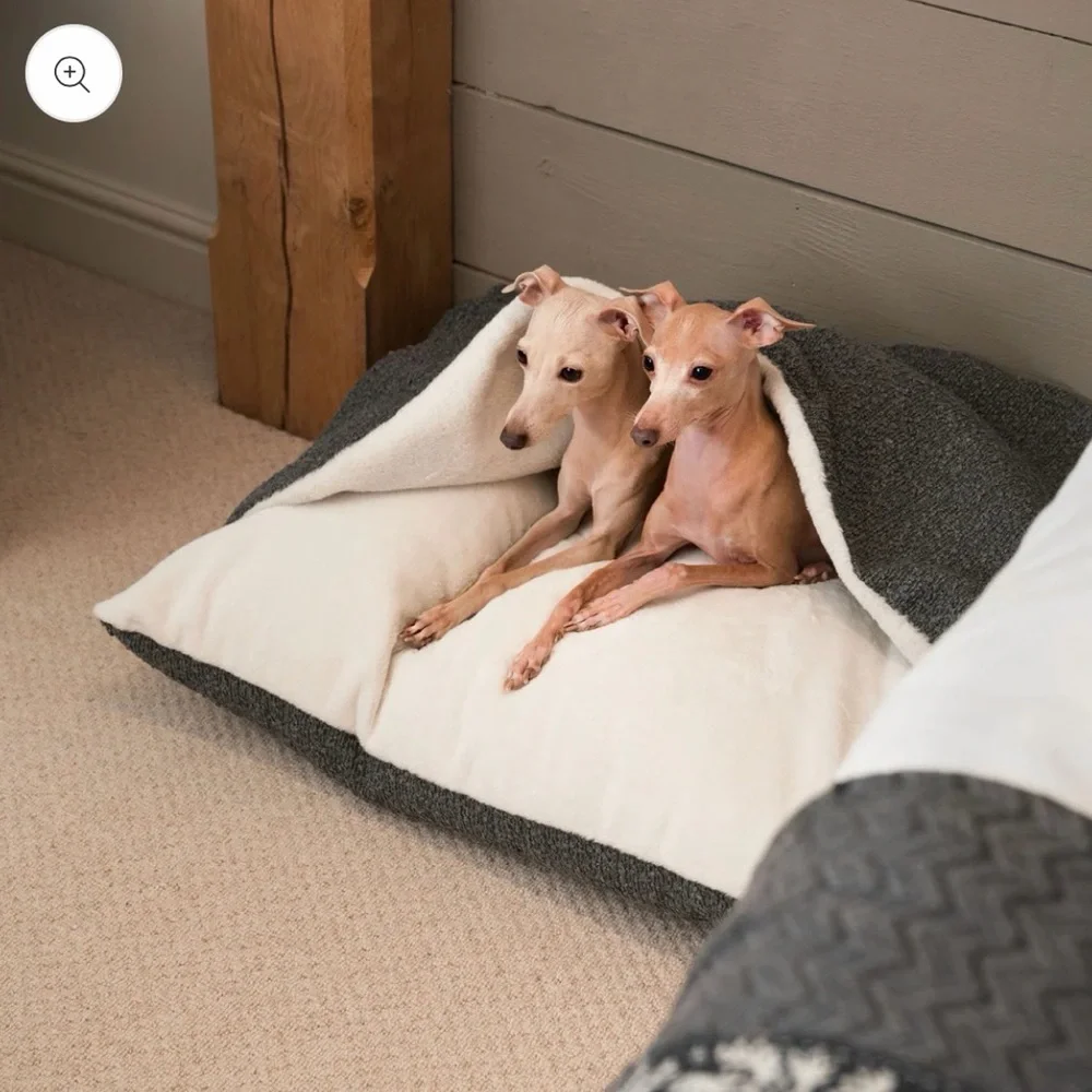 NWT and Sealed: Sleepy Burrows Pet Bed in Granite Bouclé by Lords & Labradors